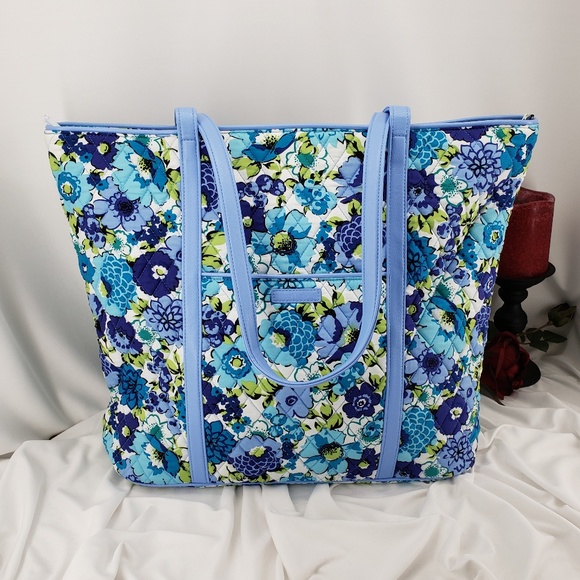 Vera Bradley Trimmed Tote in Blueberry Blooms NWT - Picture 2 of 4
